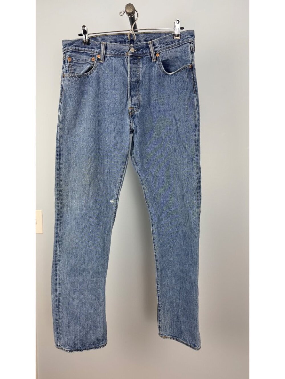 Levis 501 Mens Jeans W34 L32 Blue Denim Button Fly Straight Fit Distressed